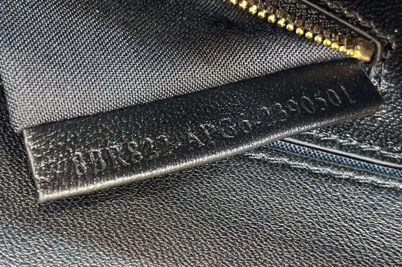 img_fe2b4e3c_20231220_i1703069249_3663_0_jpg BAGUETTE 27 IN BLACK SMOOTH CALFSKIN GOLD HARDWARE