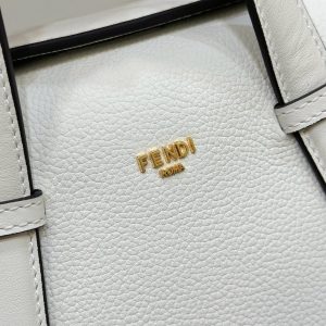 img_fe2b4e3c_20231221_i1703140321_3466_0_jpg FendiI 27 BAG IN WHITE CALFSKIN WITH GOLD HARDWARE