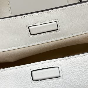 img_fe2b4e3c_20231221_i1703140321_4790_0_jpg FendiI 27 BAG IN WHITE CALFSKIN WITH GOLD HARDWARE