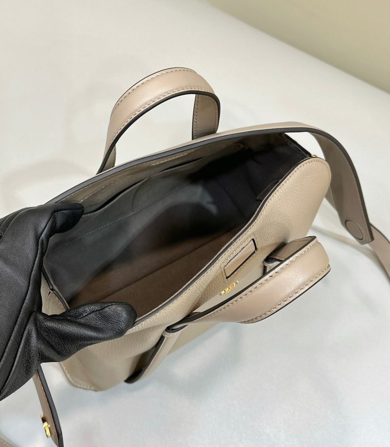 FendiI 27 BAG IN TAN BROWN CALFSKIN WITH GOLD HARDWARE