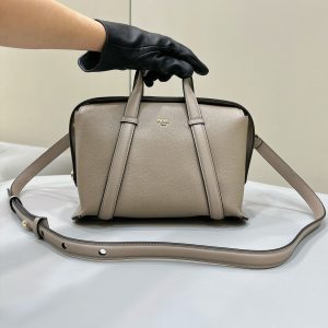 FendiI 27 BAG IN TAN BROWN CALFSKIN WITH GOLD HARDWARE