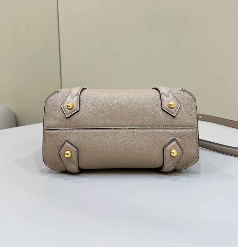 FendiI 27 BAG IN TAN BROWN CALFSKIN WITH GOLD HARDWARE