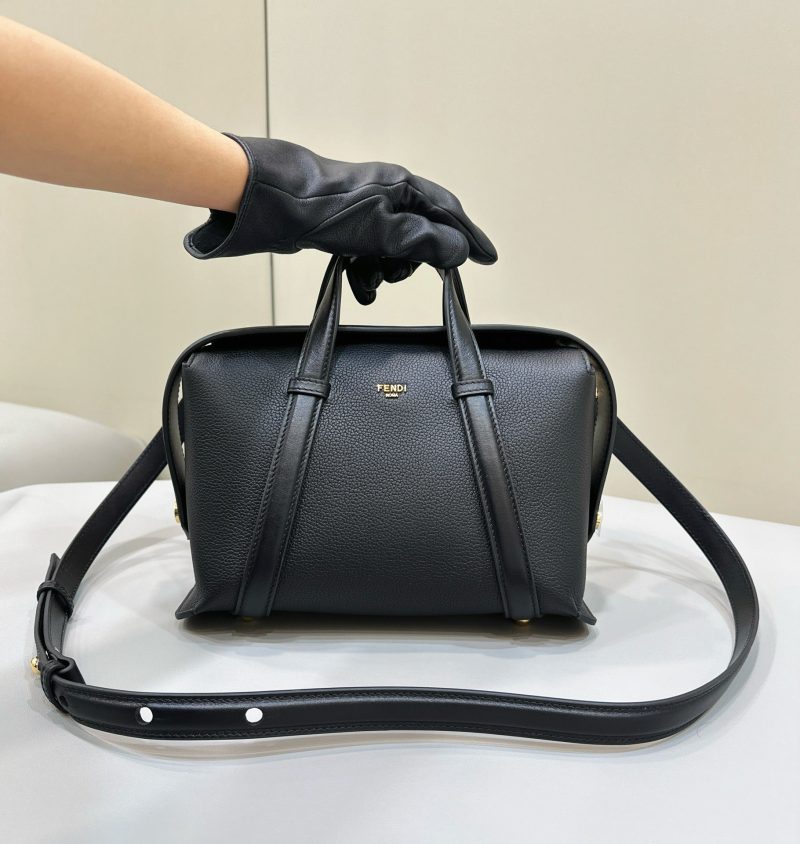 FendiI 27 BAG IN BLACK CALFSKIN WITH GOLD HARDWARE