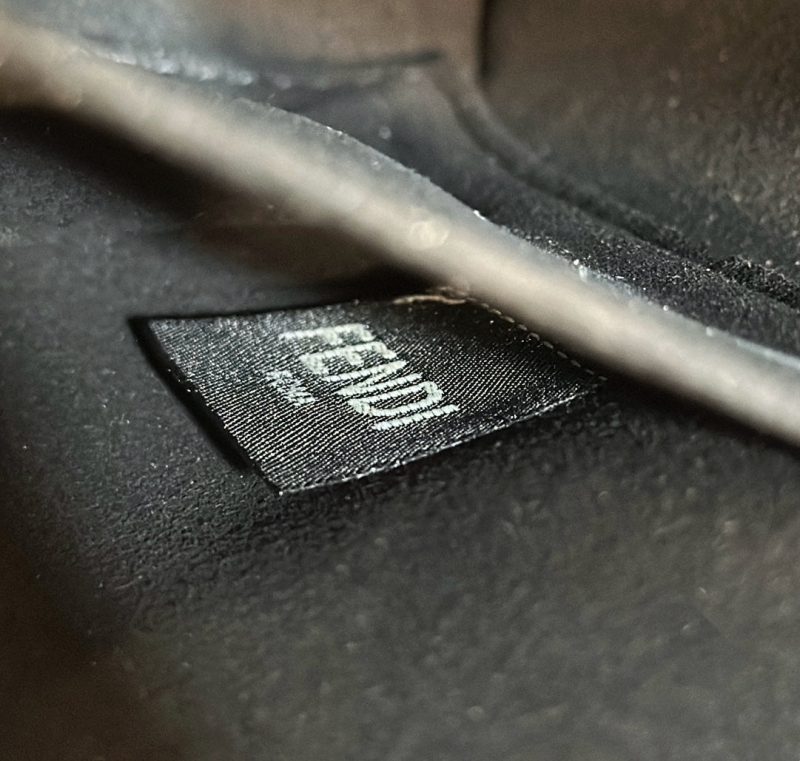 FendiI 27 BAG IN BLACK CALFSKIN WITH GOLD HARDWARE