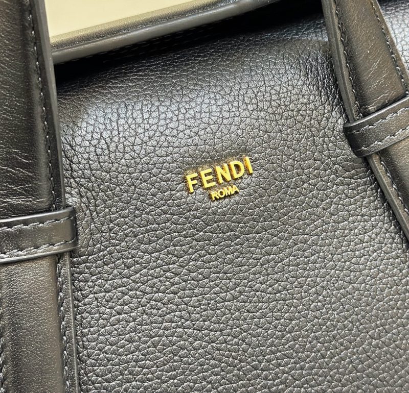 FendiI 27 BAG IN BLACK CALFSKIN WITH GOLD HARDWARE