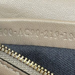 img_fe2b4e3c_20240113_i1705135922_4127_2_jpg FendiI BAGUETTE 27 BAG IN SAND BEIGE CALFSKIN WITH GOLD HARDWARE