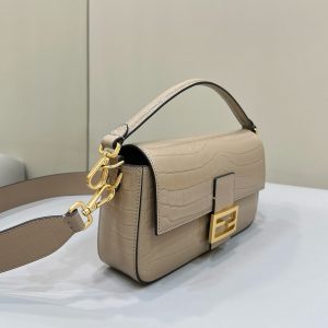 img_fe2b4e3c_20240113_i1705135922_9619_5_jpg FendiI BAGUETTE 27 BAG IN SAND BEIGE CALFSKIN WITH GOLD HARDWARE