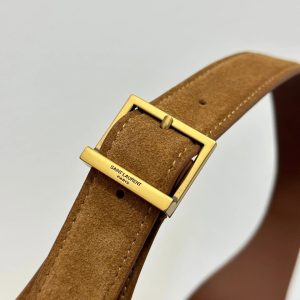 LE 5 À 7 SUPPLE SMALL 22 IN CARAMEL BROWN SUEDE