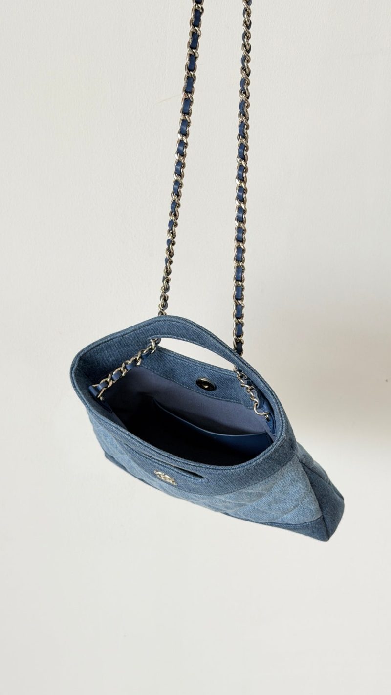 imgi_134_imgHD_b1ac09d1_20260126_cmp_o_1jfsp6s6u1asqfpt5c521p1h62a_jpeg Chanel 26 Clutch 21 Blue Denim Gold Hardware