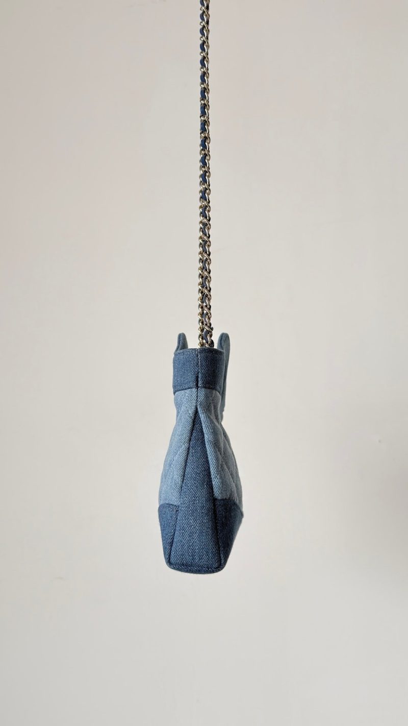 imgi_168_imgHD_b1ac09d1_20260126_cmp_o_1jfsp56801tt1frsod21ai55tl7_jpeg Chanel 26 Clutch 21 Blue Denim Gold Hardware