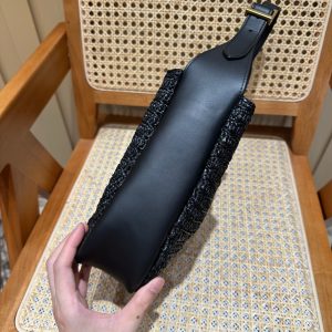 imgi_16_imgHD_8eee9a63_20250616_i1750053595764_5444_0_1_jpg YSL LE 5 À 7 Shoulder Bag 22 Black Raffia