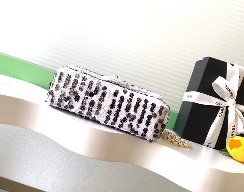 Chanel 2026 Bag 21cm White Black Sequin 331213