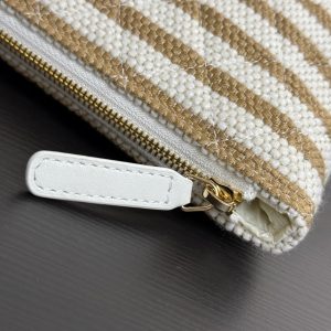 imgi_56_img_533a7dc2_20260125_i1769270525039_8594_0_4_jpg Chanel 26 Woven Clutch 19 White Khaki Canvas