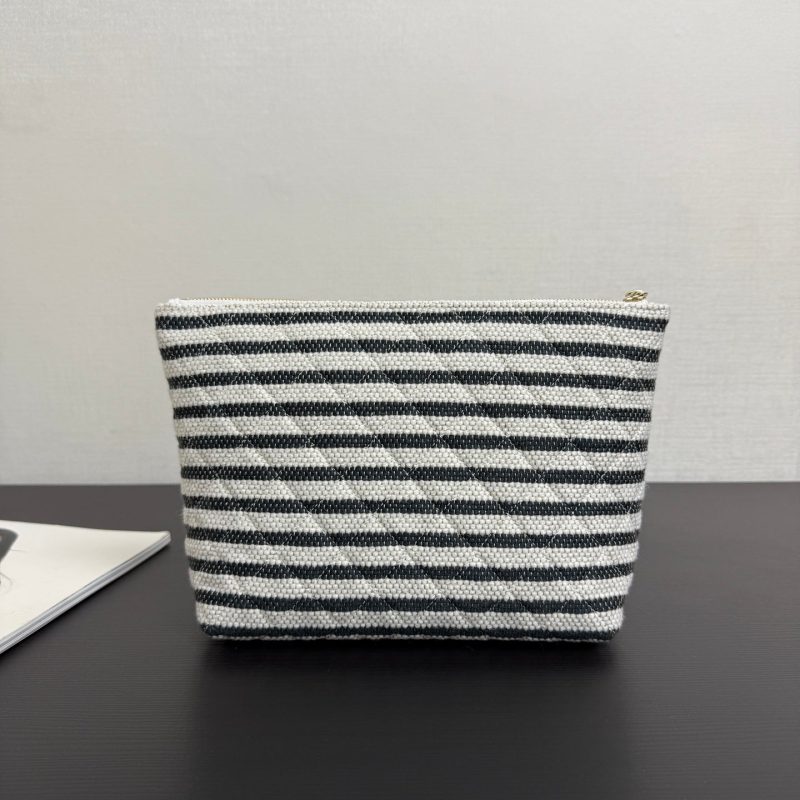imgi_56_img_533a7dc2_20260125_i1769270617799_5285_0_2_jpg Chanel 26 Woven Clutch 19 White Black Canvas