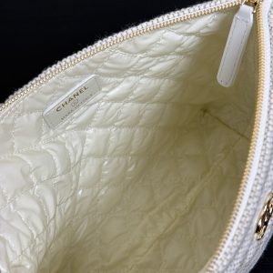 imgi_58_img_533a7dc2_20260125_i1769270606731_6481_0_7_jpg_f1be9f42-d323-4dc4-bb2a-0a005d066fad Chanel 26 Woven Clutch 19 White Beige Canvas