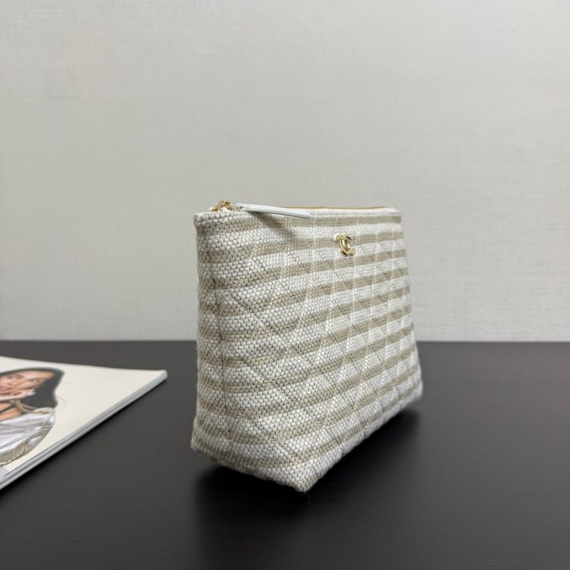 imgi_60_img_533a7dc2_20260125_i1769270605266_3508_0_1_jpg_ecd8b718-0481-4cb0-99b3-d2fd1c14a2aa Chanel 26 Woven Clutch 19 White Beige Canvas