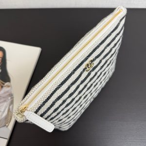 imgi_62_img_533a7dc2_20260125_i1769270619328_8950_0_6_jpg Chanel 26 Woven Clutch 19 White Black Canvas