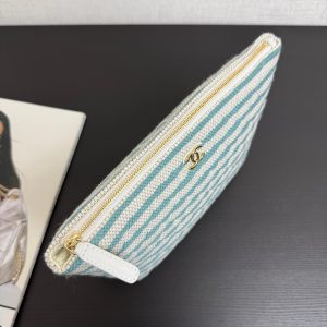 imgi_63_img_533a7dc2_20260125_i1769270589240_8603_0_6_jpg Chanel 26 Woven Clutch 19 White Light Blue Canvas