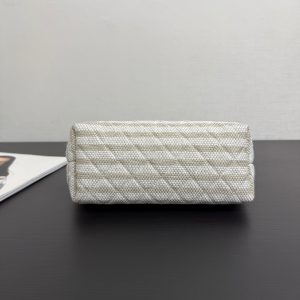 imgi_63_img_533a7dc2_20260125_i1769270606888_7819_0_5_jpg_9a8a1e6b-01d0-4ce3-9d19-aa0a5f881271 Chanel 26 Woven Clutch 19 White Beige Canvas