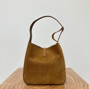 LE 5 À 7 SUPPLE SMALL 22 IN CARAMEL BROWN SUEDE