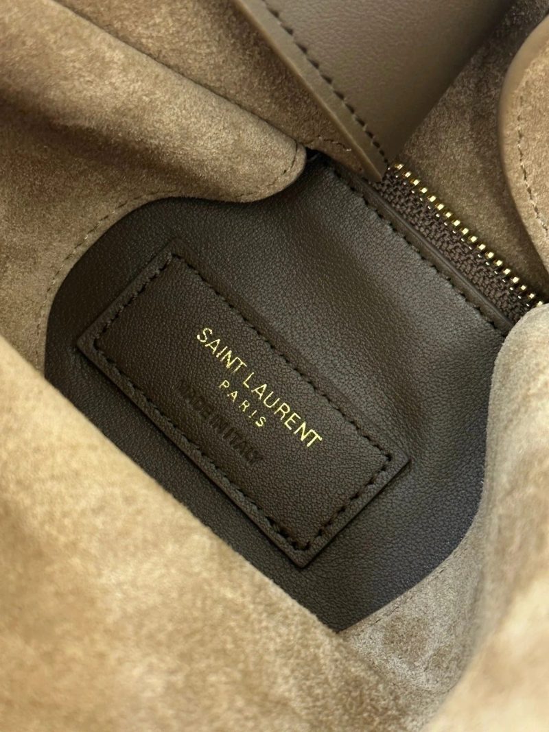 LE 5 À 7 SUPPLE SMALL 22 IN PEANUT BROWN SUEDE