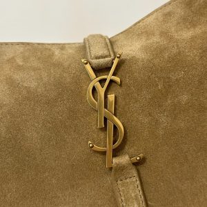 LE 5 À 7 SUPPLE SMALL 22 IN PEANUT BROWN SUEDE