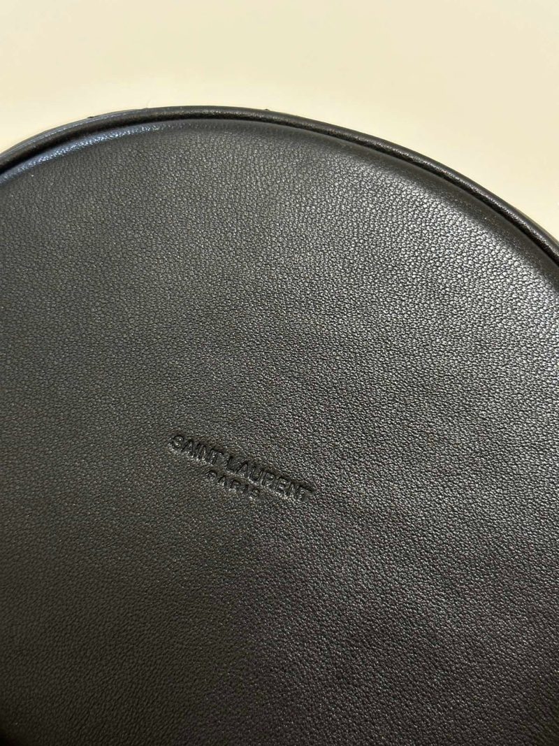 19 FLAP BUCKET BAG BLACK CALFSKIN