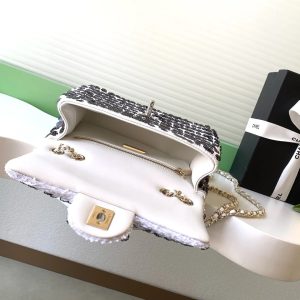 Chanel 2026 Bag 21cm White Black Sequin 331213