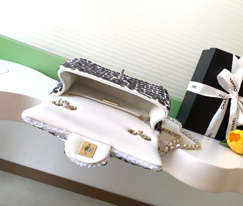 Chanel 2026 Bag 21cm White Black Sequin 331213