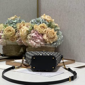 30 MONTAIGNE 13 24x24x9.5CM BLUE OBLIQUE EMBROIDERY