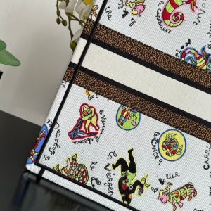 Large CD Book Tote 42cm White Multicolor Dragon Zodiac Embroidery