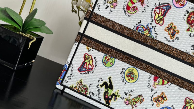 Large CD Book Tote 42cm White Multicolor Dragon Zodiac Embroidery