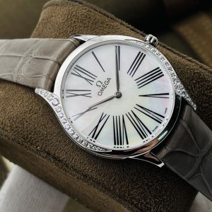 z2448552891363_e0548f309d13b40f2c42479404a44a0b_888dc05a-dd47-44b9-9e88-15dbd28caee3 DE VILLE TRESOR QUARTZ 36MM GREY FOR LADY