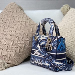 z2536606375305_e08f558c2049ab42396466154f8b29b3_43b24dc2-37f5-47a5-b815-7813ca39dd03 MEDIUM LADY D-LITE BLUE PALMS EMBROIDERY