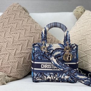 z2536606420000_e78f0bea4c198e90f70af2c567468c23_54b67705-d56c-4b5c-96b8-c1da184ab074 MEDIUM LADY D-LITE BLUE PALMS EMBROIDERY