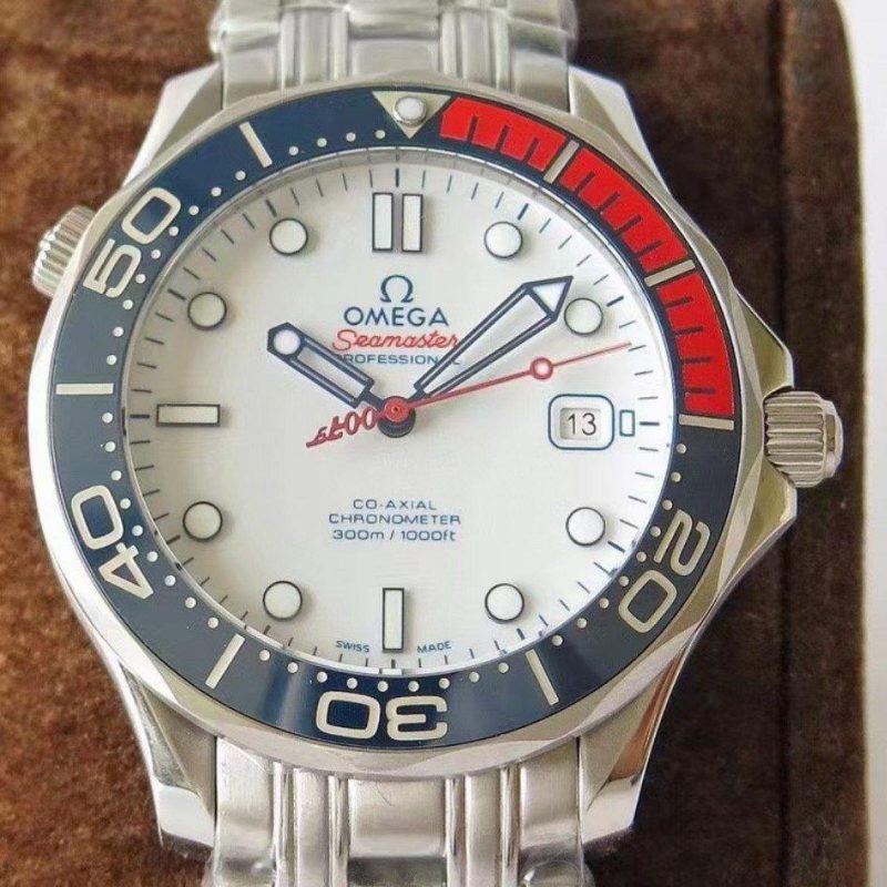 SEAMASTER COMMANDER WHITE DIAL STEEL STRAP