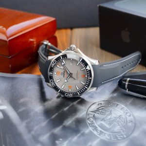 SEAMASTER PLANET OCEAN 600M RUBBER STRAP