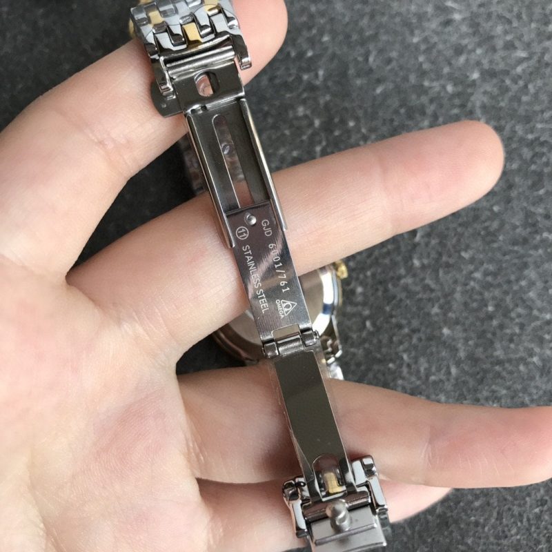 z2612399583579_df416ff086dd49bac1a6dde0edb75638_93062be2-70b0-400b-81dc-001f6b466b5b DEVILLE PRESTIGE 27MM QUARTZ GOLD STEEL MOP DIAL