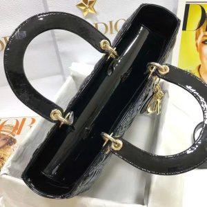 z6097504521967_2fa537acb666f0f32d70f796b7da8647 medium lady 32 black patent calfskin