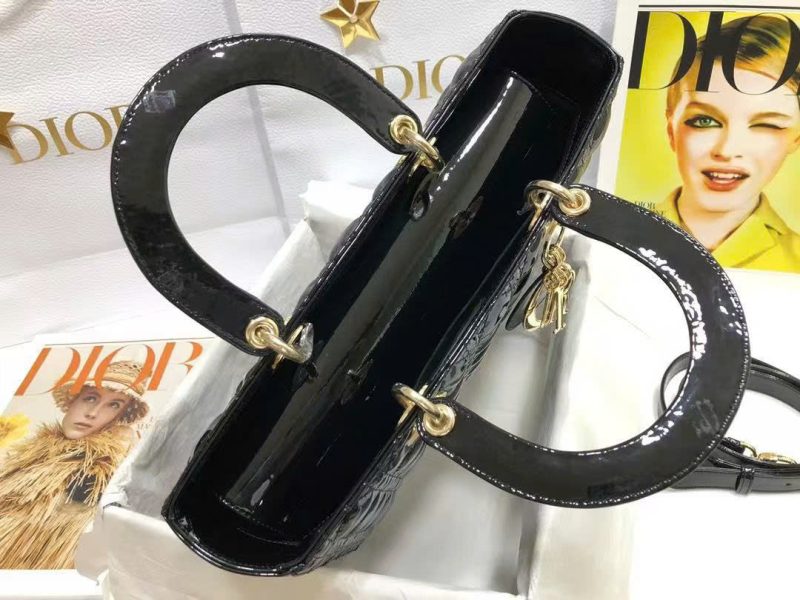 z6097504521967_2fa537acb666f0f32d70f796b7da8647 medium lady 32 black patent calfskin