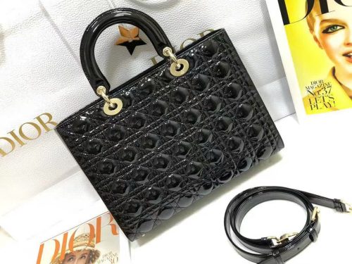 z6097504632453_74b0d7e51a3bc689232fe723b0b7ffe0 medium lady 32 black patent calfskin