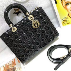 z6097504632509_9cfda50f473180b42a4c8cc85bc4001b medium lady 32 black patent calfskin