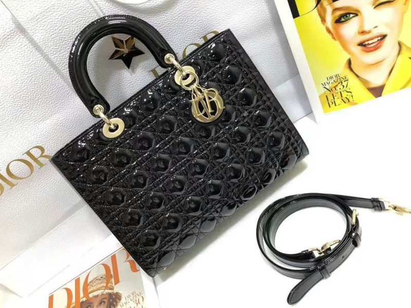 z6097504632509_9cfda50f473180b42a4c8cc85bc4001b medium lady 32 black patent calfskin
