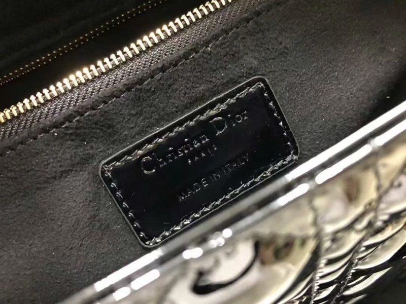 z6097504632575_de14bb60b1800d5a1a38bce6e05a973c medium lady 32 black patent calfskin